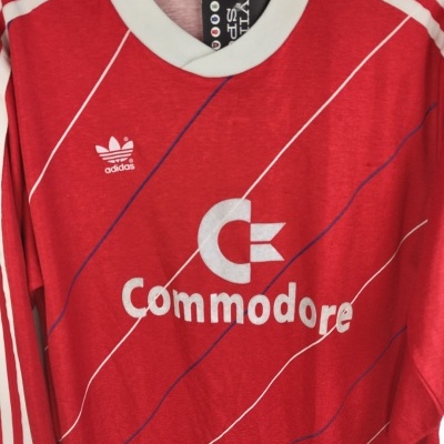 FC Bayern Munich Home Shirt 1984-1989 (M) "Very Good" FC Bayern Munich Home Shirt 1984-1989 (M) "Very Good"
