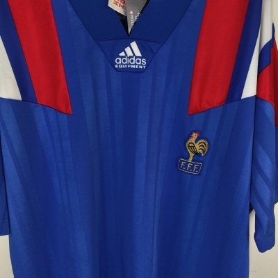 https://www.vsvintagesports.com/product/france-home-shirt-1992-1993-xl