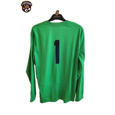 https://www.vsvintagesports.com/product/new-banbury-united-fc-goalkeeper-shirt-2000s-s-macron-jersey