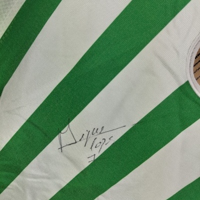 Matchworn Signed Rio Ave FC Home Shirt 2008-2009 (XL)#7 Miguel Lopes Matchworn Signed Rio Ave FC Home Shirt 2008-2009 (XL)#7 Miguel Lopes