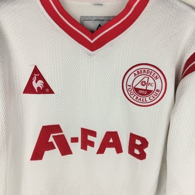 https://www.vsvintagesports.com/product/aberdeen-fc-away-shirt-2001-2002-s