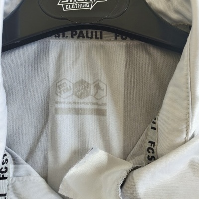 FC ST Pauli Home Shirt 2011-2012 (L)