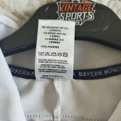 Issue FC Bayern Munich Away Shirt 2000-2001 (XL)