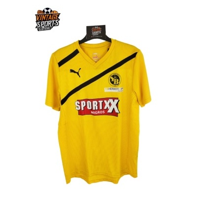 https://www.vsvintagesports.com/product/bsc-young-boys-training-shirt-2010-2011-s