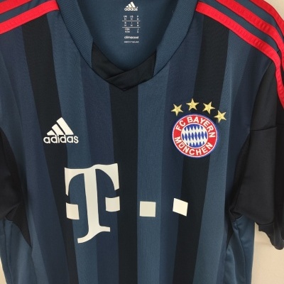 https://www.vsvintagesports.com/product/fc-bayern-munich-third-shirt-2013-2014-m