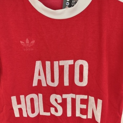 https://www.vsvintagesports.com/product/vintage-adidas-football-shirt-red-tus-gueldenstern-stade-1980s-s