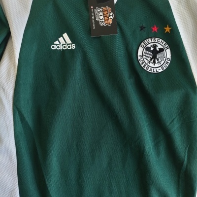 https://www.vsvintagesports.com/product/germany-away-shirt-2000-2002-m