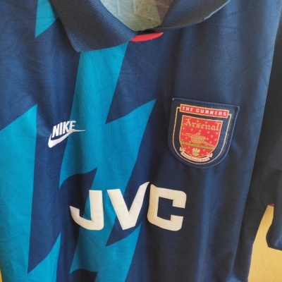 https://www.vsvintagesports.com/product/arsenal-fc-away-shirt-1995-1996-xl-very-good