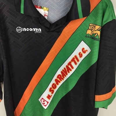 https://www.vsvintagesports.com/product/ac-venezia-calcio-home-shirt-1993-1994-xl