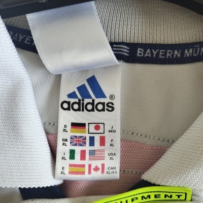 Issue FC Bayern Munich Away Shirt 2000-2001 (XL)