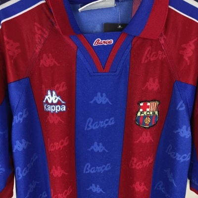 https://www.vsvintagesports.com/product/fc-barcelona-home-shirt-1995-1997-xl