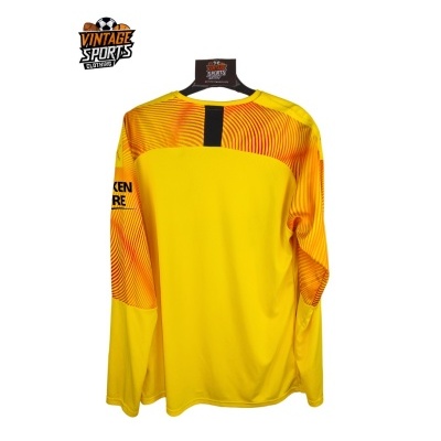 https://www.vsvintagesports.com/product/125-years-manchester-city-goalkeeper-shirt-2019-2020-l