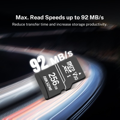 Cartão microSD preto com texto de velocidade 92 MB/s em fundo escuro