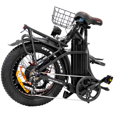 Bicicleta elétrica dobrável preta com pneus largos e cesta frontal