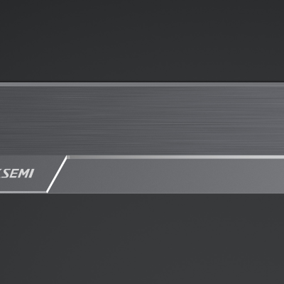 Dispositivo eletrônico cinza metálico com logo HIKSEMI