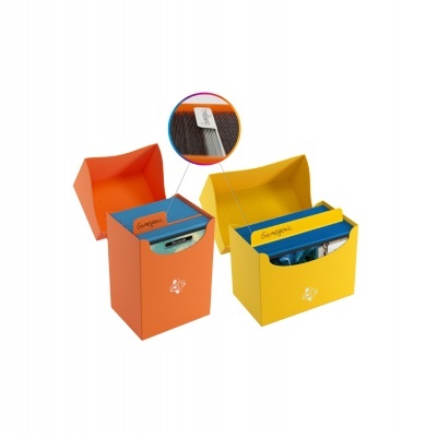 Caixas de armazenamento confiança em cartão orange e amarelo abertas com etiquetas de tecido