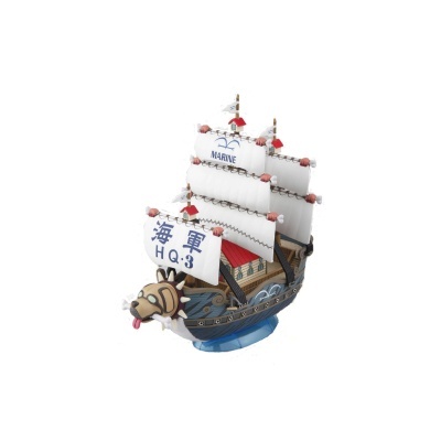 Modelo de barco em miniatura com velas brancas e texto