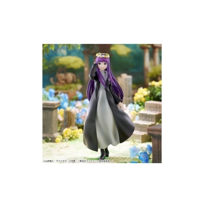 Figura colecionável feminina com vestido preto e cinza e coroa de flores