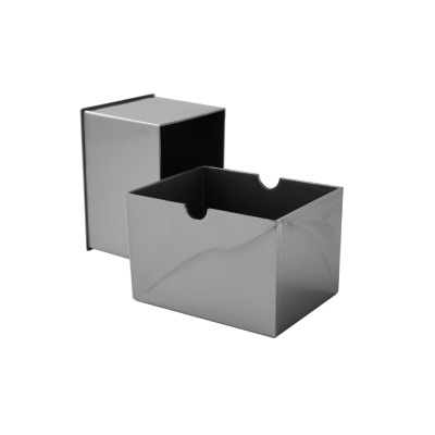 Caixa de armazenamento metálica cinza com tampa e interior preto