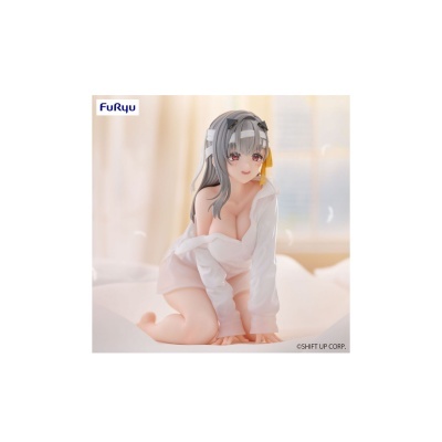 Figura de colecionador FuRyu de personagem feminina ajoelhada com roupa branca.