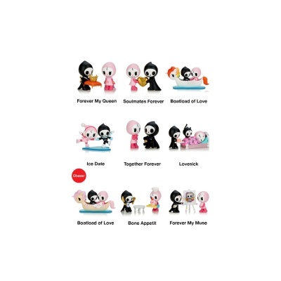 Figuras decorativas de casais com crânio e personagem rosa em várias cenas com texto