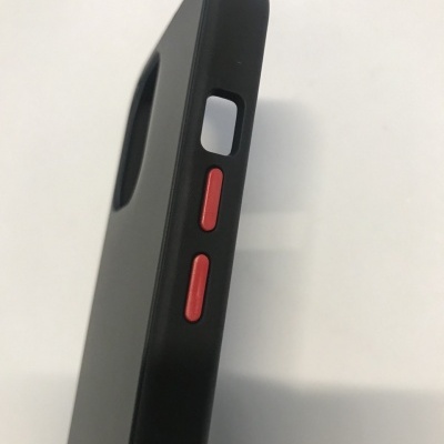 Capa Silicone iPhone 13 Preta Reforçada