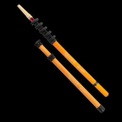 Bastões telescópicos de caminhada laranja e preto com texto IMPACT-POWER