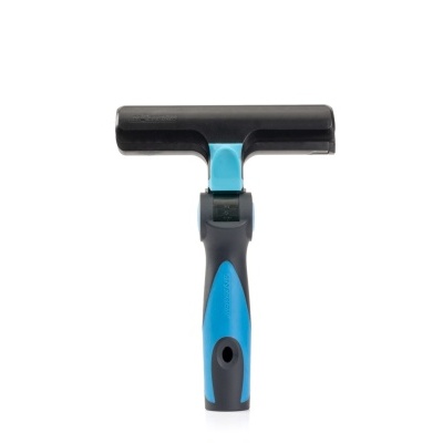 Raspador de gelo com cabo azul e preto