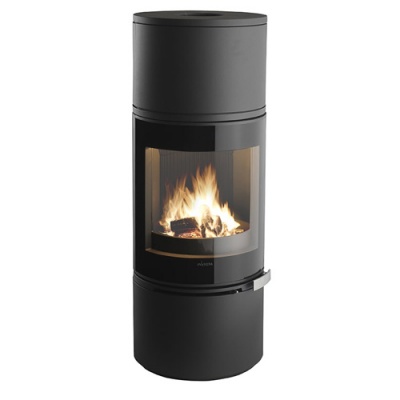 Lareira a lenha preta cilíndrica com vidro e fogo visível
