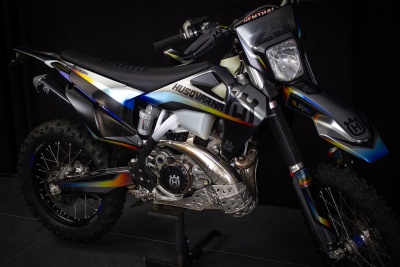 Husqvarna Metallic Racer