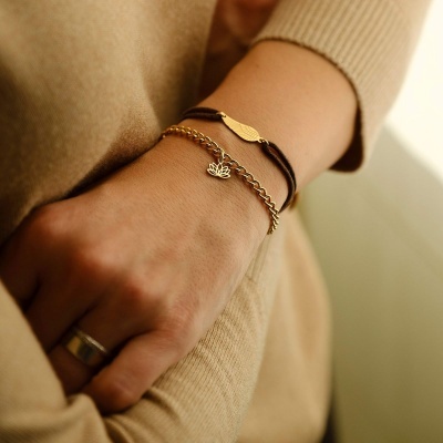 Pulseira Asa | Pulseira Corrente Aço Dourado (vendidas em separado)