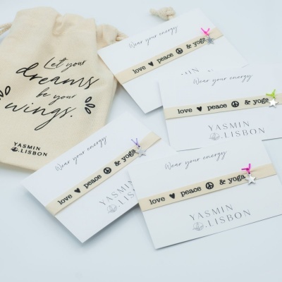 Pulseira Mantra Love. Peace. & Yoga *pendente estrela (+ Bolsa Mantra)