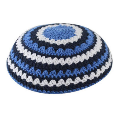 Kipá Tricotada em C - 18 cm Azul, Branco e Azul-Marinho