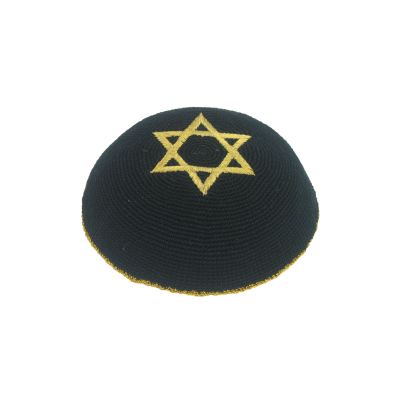 Kipá Tricotada 16 cm - Preta com Estrela de Davi Dourada