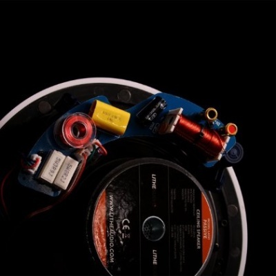 Lithe Audio | Coluna de tecto Bi-Direcional Passiva IP44  (Single) 6.5"