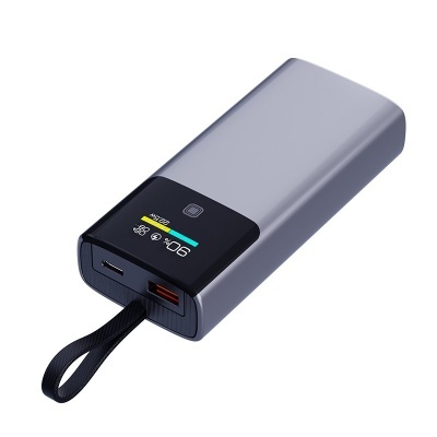 Power bank cinzento com ecrã digital e alça preta
