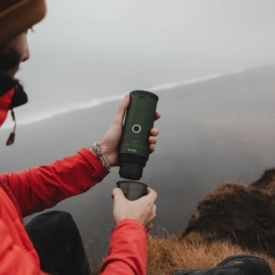 Máquina de café expresso portátil OutIn - verde floresta Máquina de café expresso portátil OutIn - verde floresta