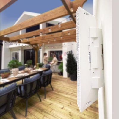 Coluna iO1 Lithe Audio (IP66) – Indoor & Outdoor, 100 W, Wi‑Fi / Bluetooth