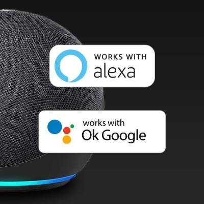 Dispositivo inteligente cinza escuro com luz azul e etiquetas de compatibilidade com Alexa e Google