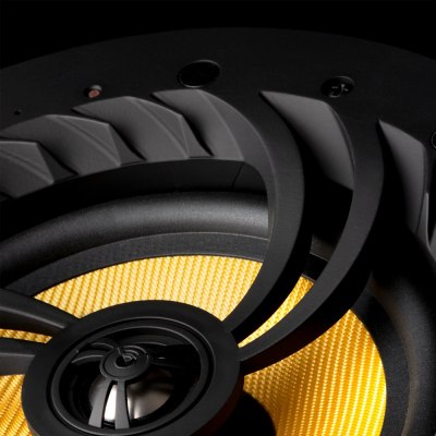 Coluna de áudio preta com cone amarelo texturado vista de perto