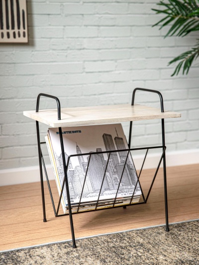 Crosley Wilshire – Suporte Artístico para Discos de Vinil em Madeira de Manga e Ferro