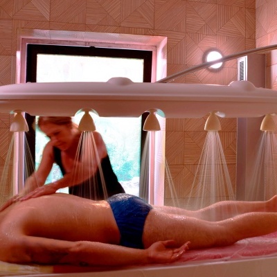 1 Circuito de Hidroterapia Termal (60') & 1 Duche Vichy (25')