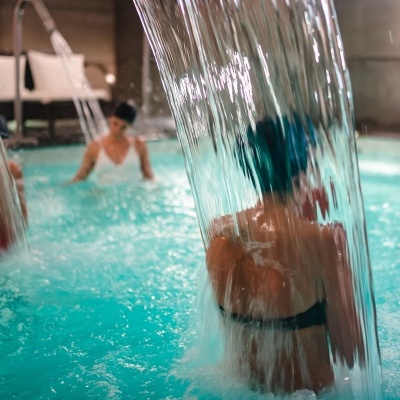 2 Circuitos de Hidroterapia (60') & 2 Massagens Relaxantes (25')