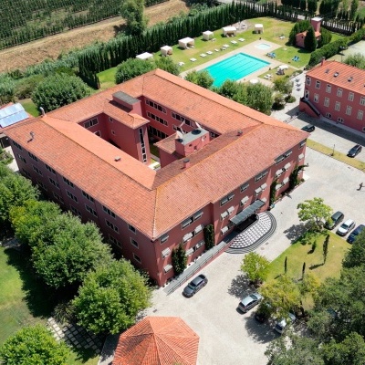 1 Noite em Quarto Duplo com Jantar e Circuito de Hidroterapia