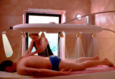 1 Circuito de Hidroterapia Termal (60') & 1 Duche Vichy (25')