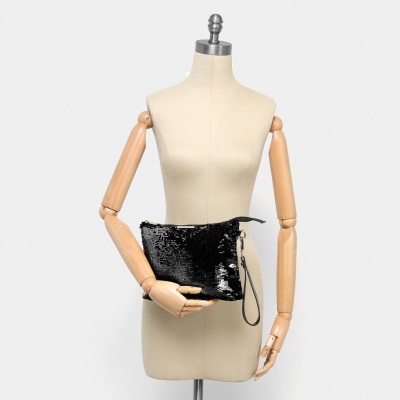 Bolsa Clutch Loucos & Santos Paetê - Preto