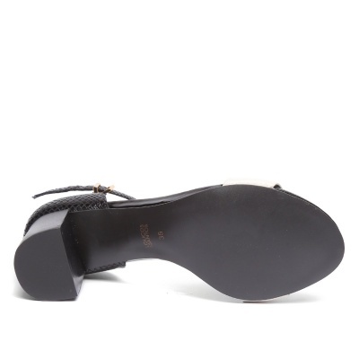 Sandália Couro Loucos & Santos Salto Grosso Detalhe Snake Feminina