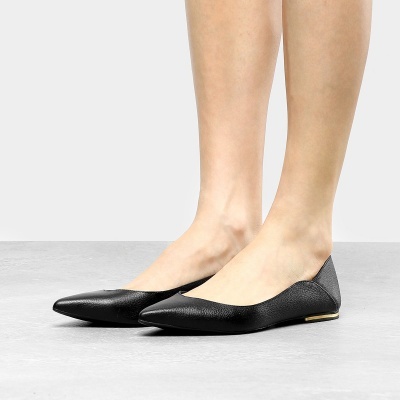 Sapatilha Couro Loucos & Santos Bico Fino Recortada - Preto