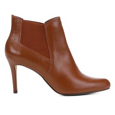 https://www.zanini.store/product/bota-couro-cano-curto-shoestock-salto-fino-caramelo