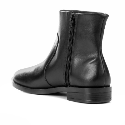 Bota Couro Santa Lolla Cano Curto Salto Flat Feminina - Preto